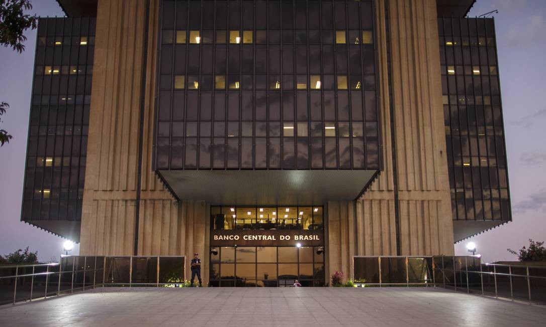 Quatro ex-diretores do BC mudam voto e aprovam Master em 2019