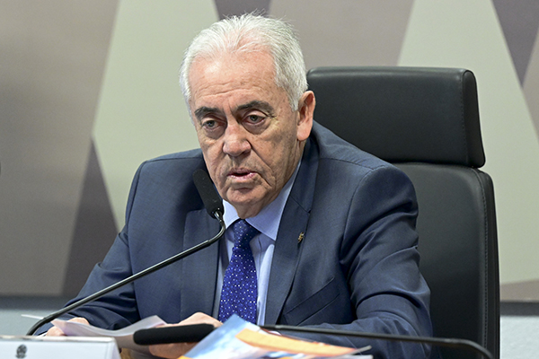 Otto Alencar vota contra indiciamento de ministros do STF