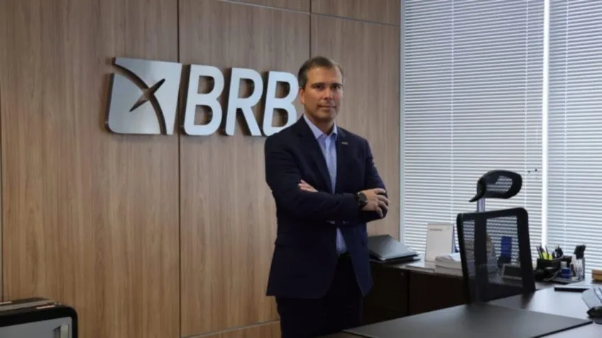 Mensagens revelam propina em imóveis entre Vorcaro e ex-presidente do BRB