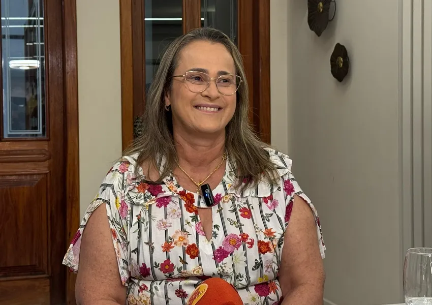 Carro de prefeita baiana é alvo de tiros em rodovia