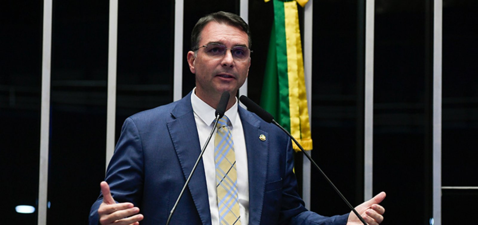 Câmara de Salvador defende título de cidadão a Flávio Bolsonaro