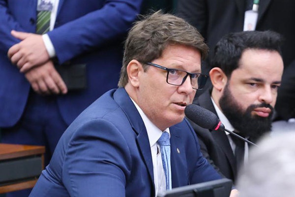 Michelle Bolsonaro impede candidatura de Mário Frias ao Senado