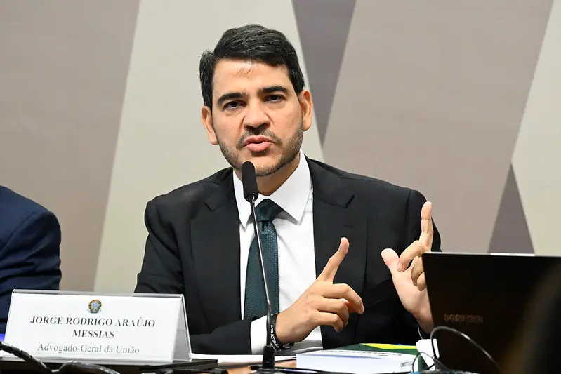 Senado aprova Messias na CCJ para vaga no Supremo