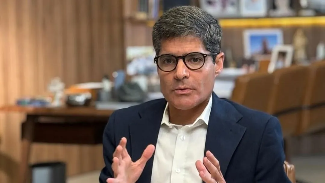 ACM Neto viaja a Goiás para estudar modelos de sucesso e discutir alianças políticas