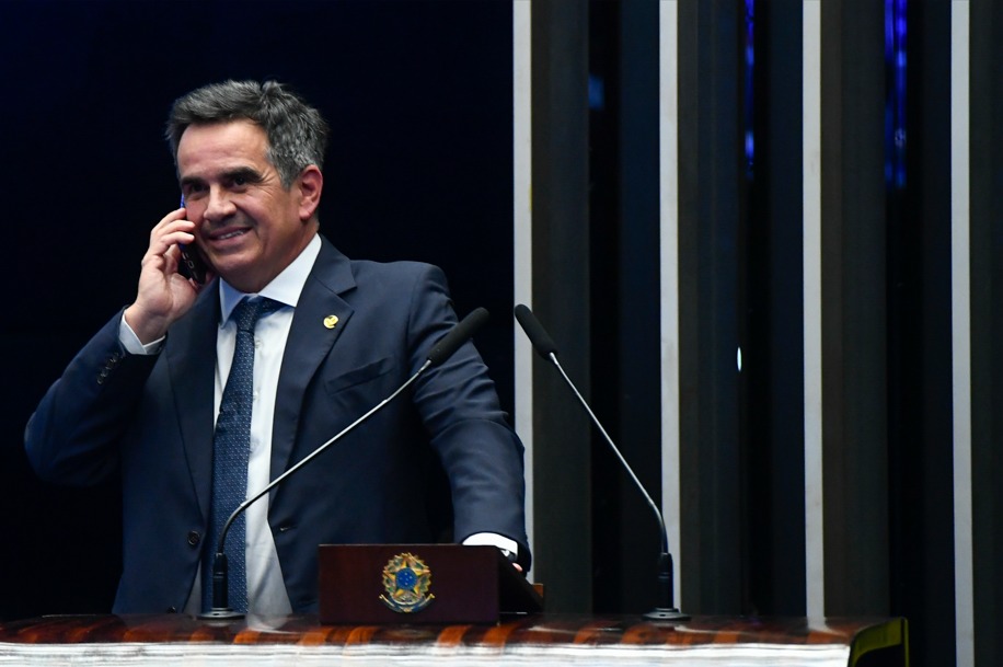 PF apreende BMW e malotes de dinheiro na casa de Ciro Nogueira