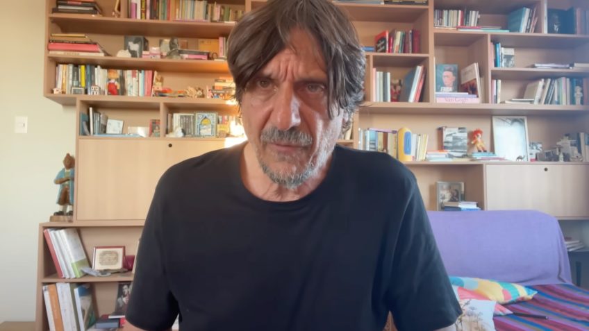 Jornalista Eduardo Bueno é indiciado por declaração contra voto de evangélicos