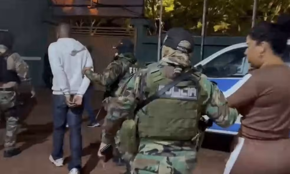 Chefe de facção é preso na Bolívia com companheira