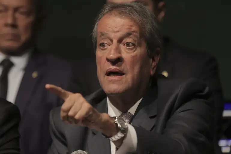 Valdemar Costa Neto acusa Anvisa de tentar destruir a Ypê