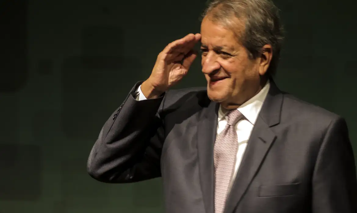 Valdemar reage com surpresa ao áudio de Flávio cobrando Vorcaro