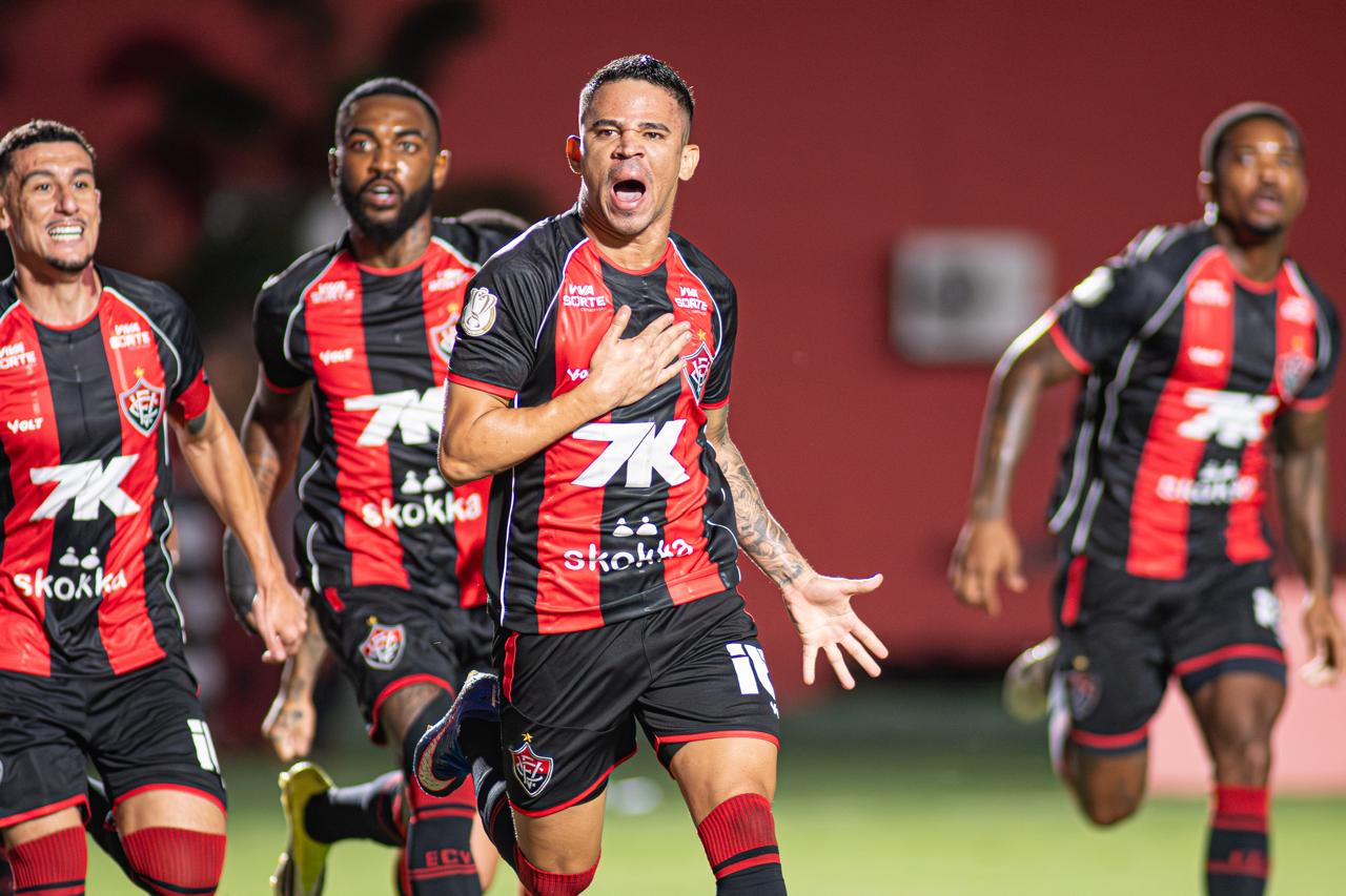 Vitória elimina Flamengo e avança na Copa do Brasil