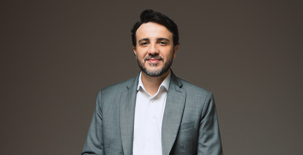 Romeu Zema perde mais de 6 mil seguidores no Instagram após críticas a Flávio Bolsonaro; Renan Santos ganha quase 27 mil