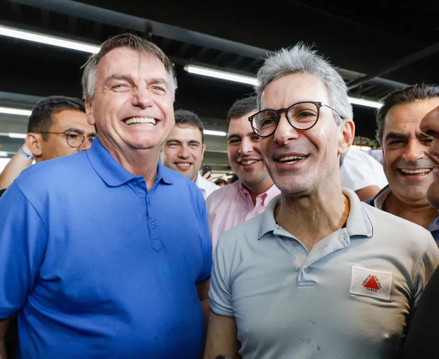 Carlos Bolsonaro critica Zema por ataque a Flávio