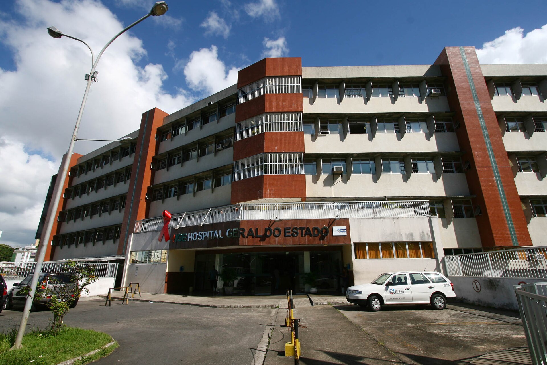 Segurança é preso por espancar homem que furtou pacote de cuscuz em Itapuã