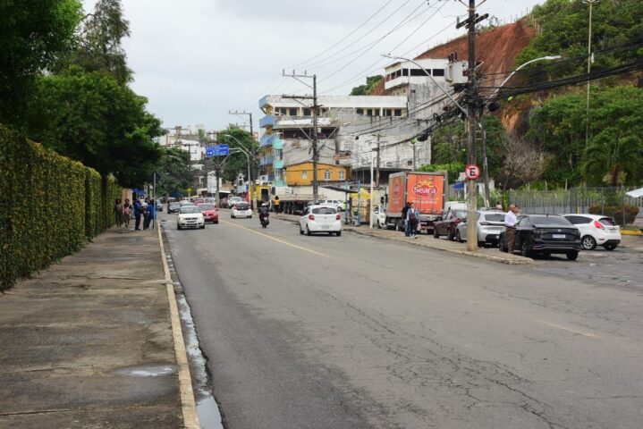Homem é achado morto em avenida no Imbuí