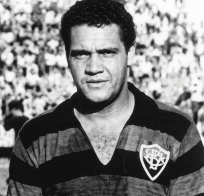 Romenil, ídolo histórico do Vitória, morre aos 82 anos