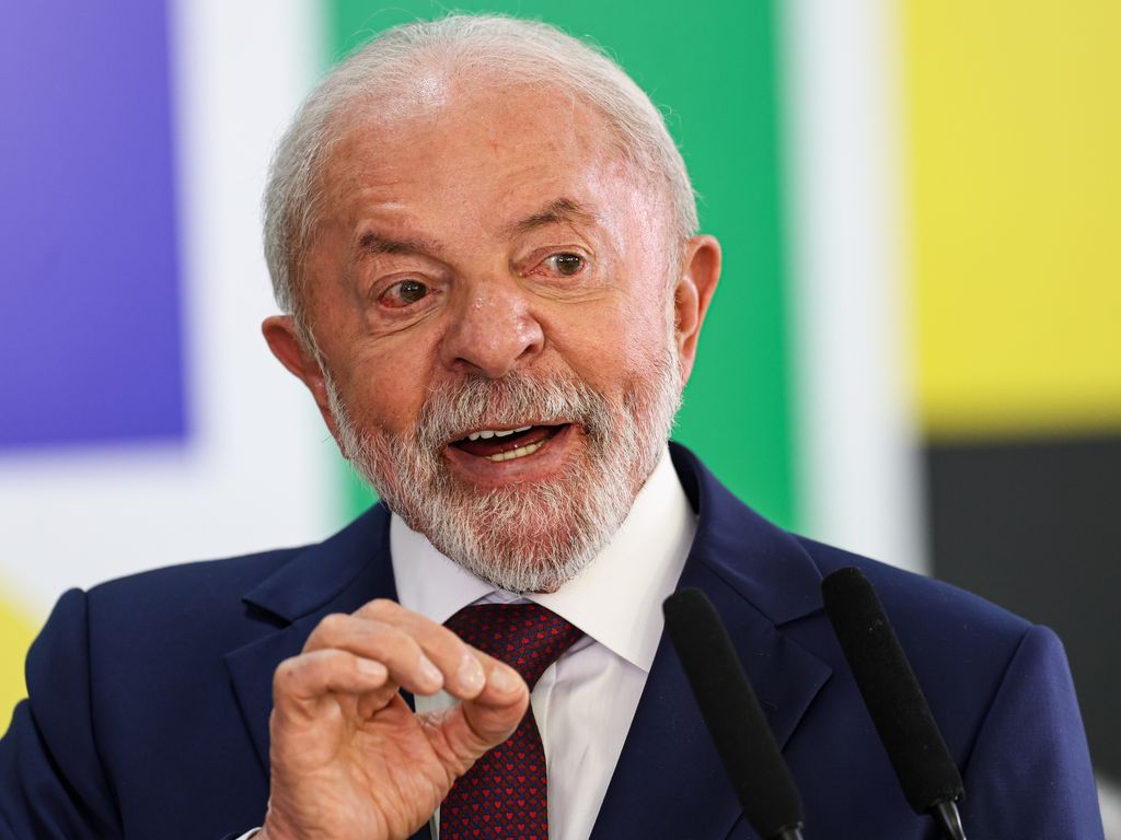 Lula lança programa de R$ 30 bi para motoristas de aplicativos