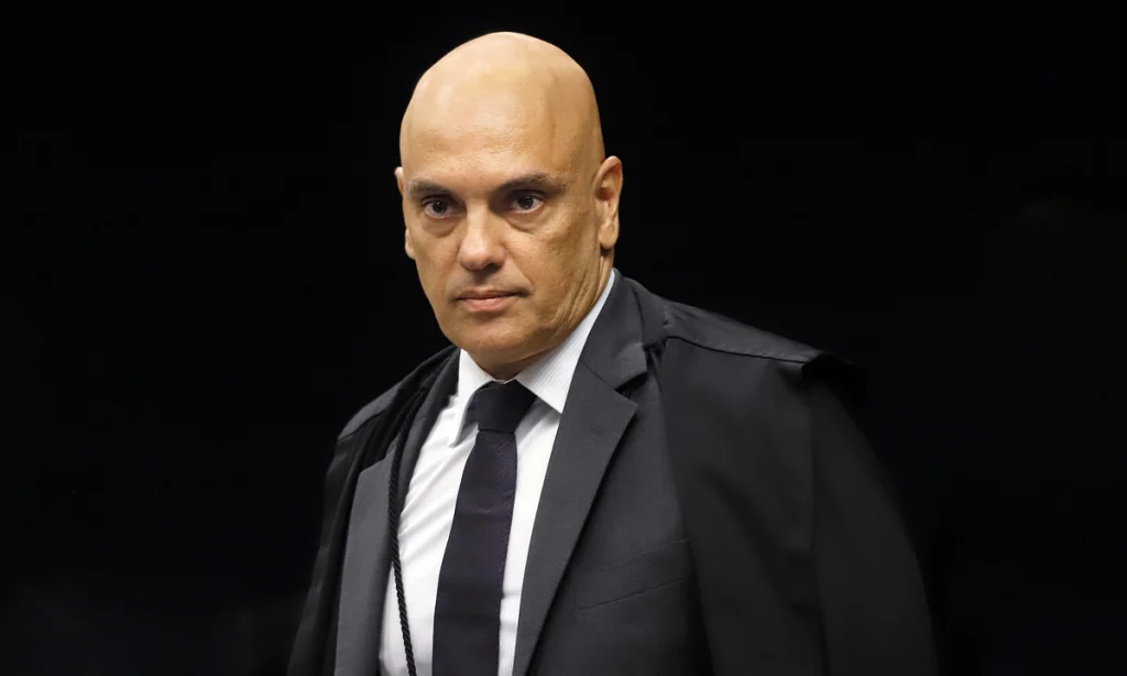 Moraes determina providências para extradição de Carla Zambelli