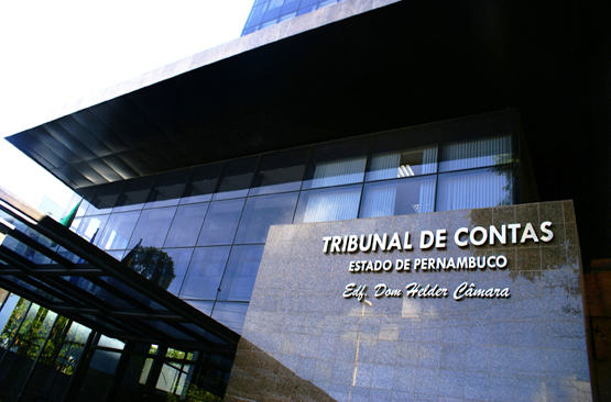 TCE-PE proíbe artistas de elogiar prefeitos e autoridades em shows pagos com dinheiro público