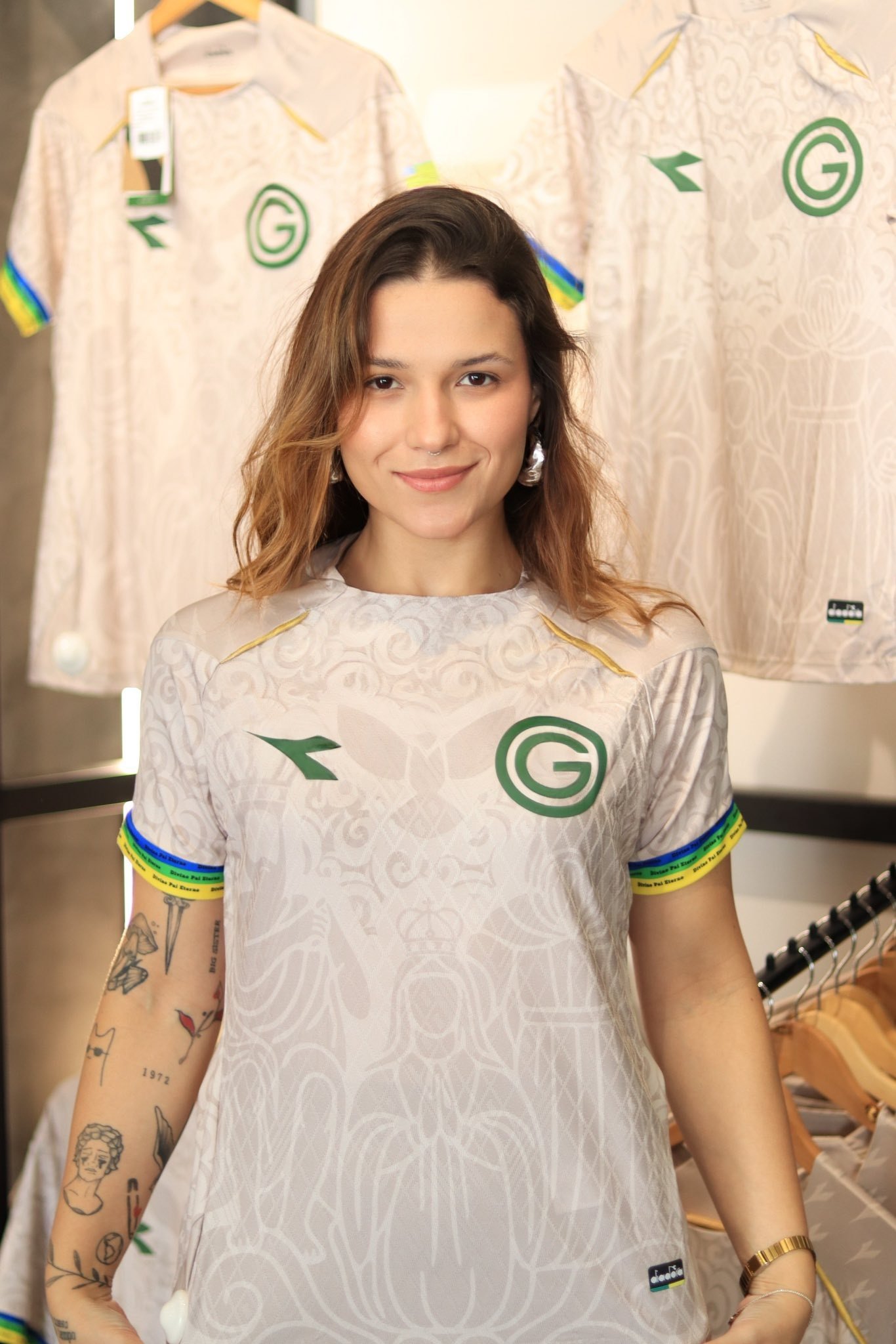 Goiás apresenta nova camisa especial “Romaria do Divino Pai Eterno” para torcedores católicos