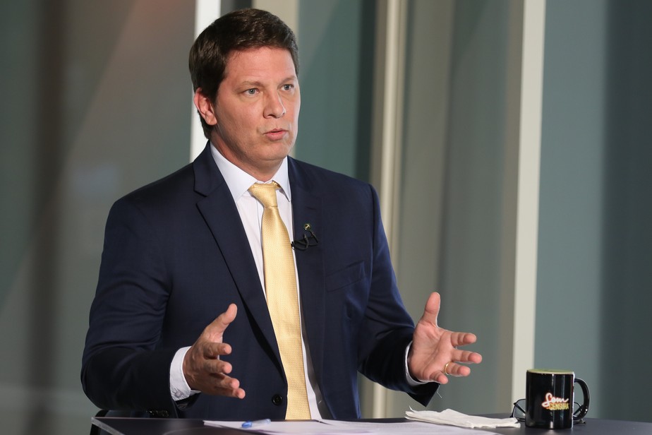 Ex-funcionária acusa Mário Frias de rachadinha em gabinete na Câmara