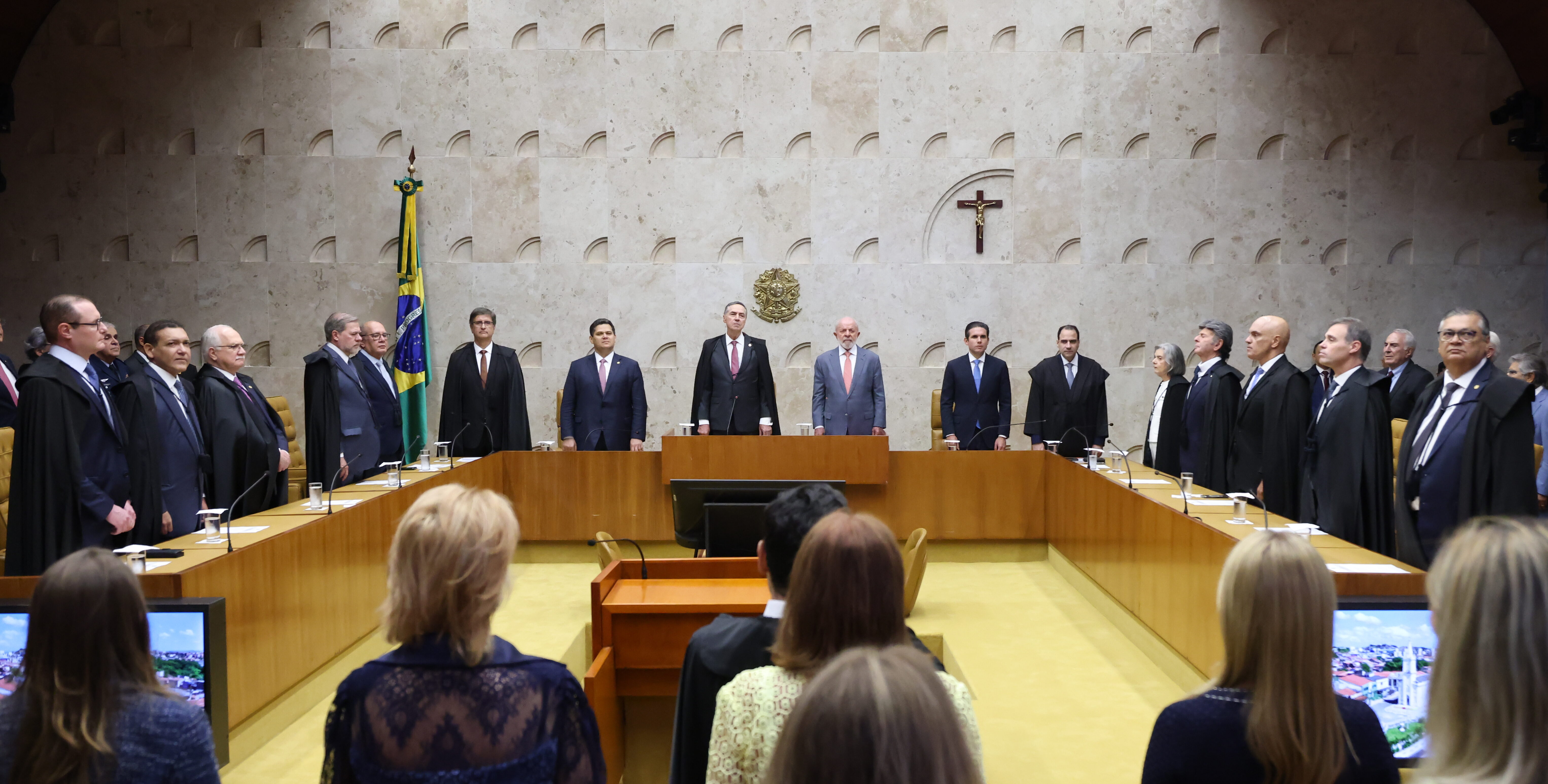 STF começa a julgar ação contra Lei da Ficha Limpa