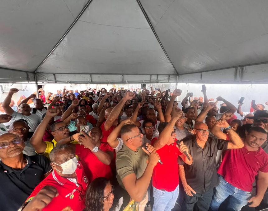 Salvador amanhece sem ônibus por causa de greve dos rodoviários