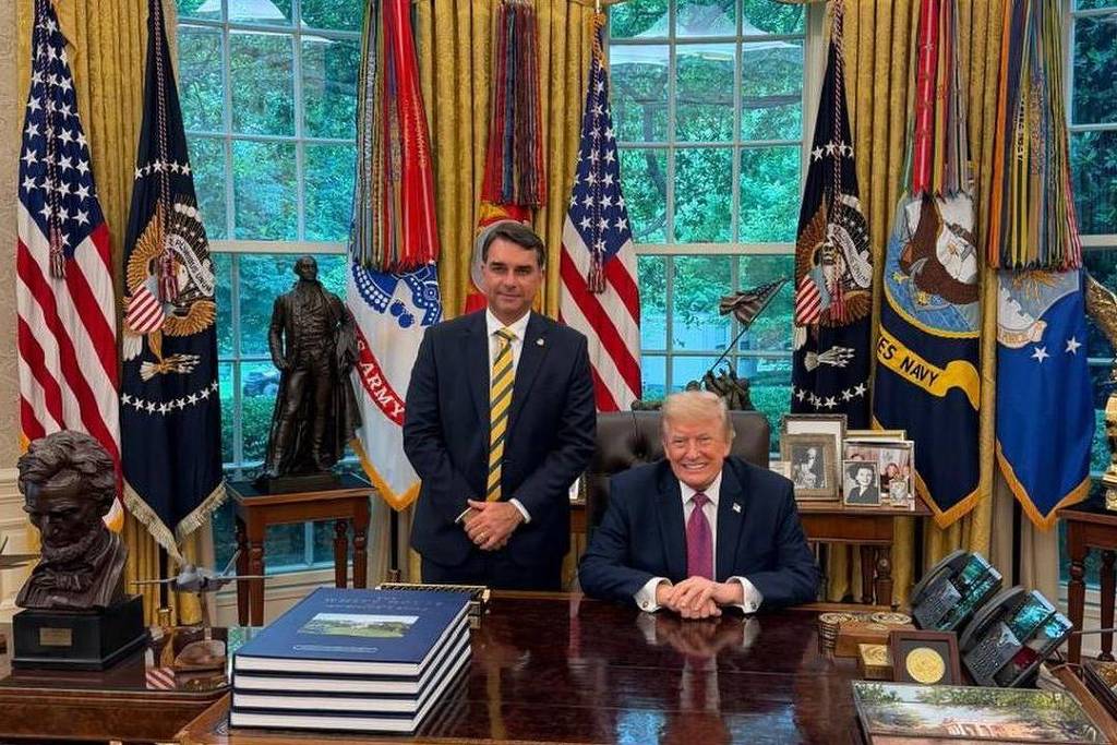 Trump não divulga reunião com Flávio Bolsonaro, ao contrário de outros candidatos