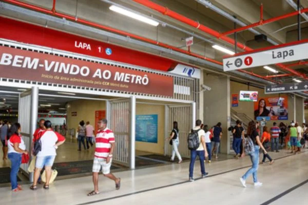 Adolescente denuncia estupro em banheiro de estação de metrô