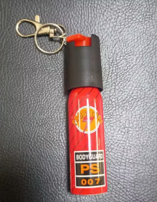 Estudante aciona spray de pimenta em sala de aula e causa mal-estar