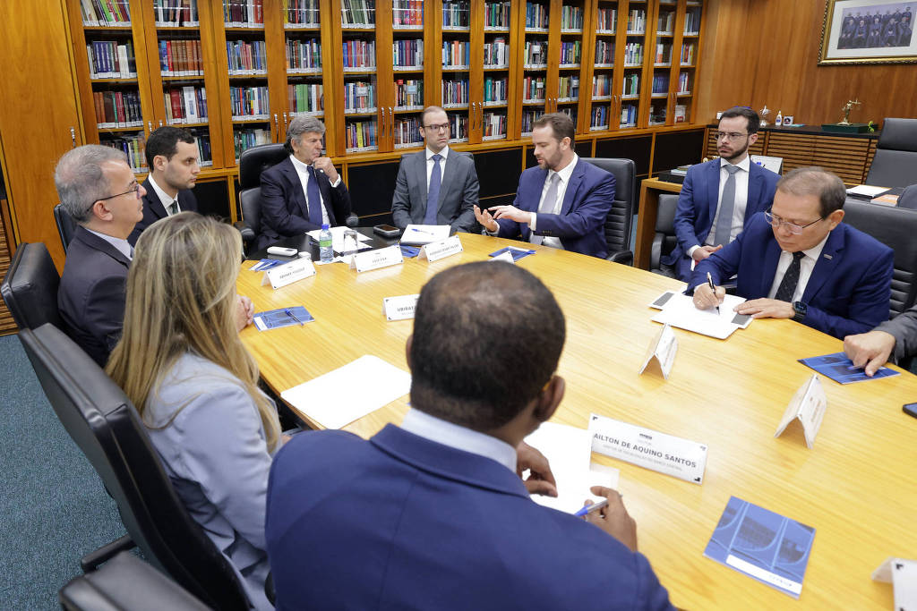 Governo do Distrito Federal e União selam acordo para socorro ao BRB