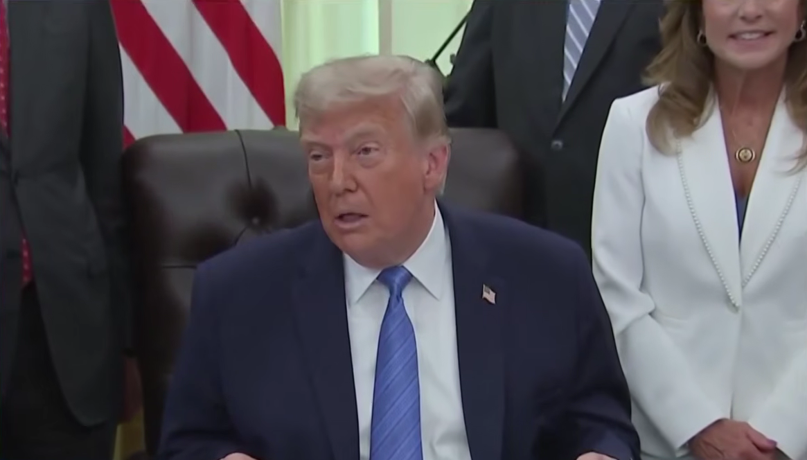 Trump suspende ataque aéreo ao Irã após progresso em diálogos