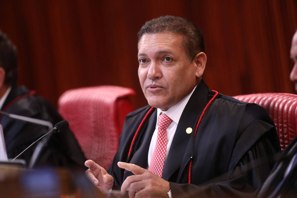 Presidente do TSE rejeita ação contra filme sobre Bolsonaro