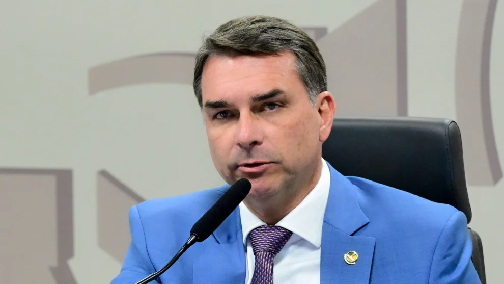 Flávio Bolsonaro confirma presença no São João de Cruz das Almas