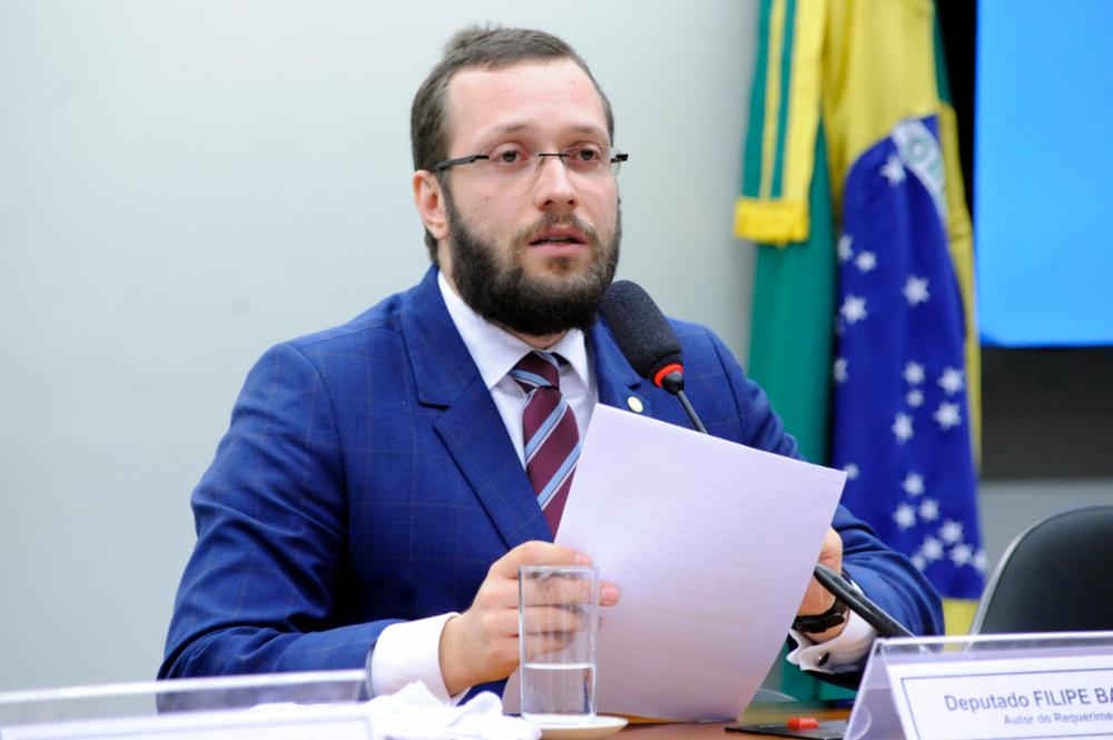 Filipe Barros atuou para beneficiar Banco Master e pressionar BC, diz reportagem