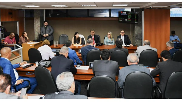CCJ da Alba aprova nome de procuradora indicada por Jerônimo ao TCM