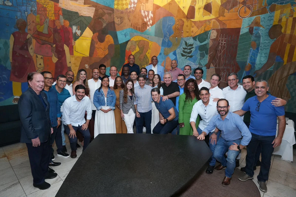 ACM Neto reúne vereadores aliados em café da manhã em Salvador