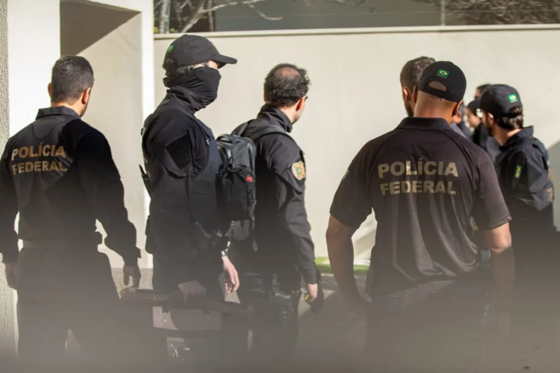 PF apreende US$ 49 mil em casa de Jaques Wagner durante operação sobre Banco Master