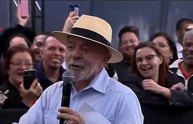 Lula ironiza Neymar e o chama de “primeiro convocado home office do mundo”