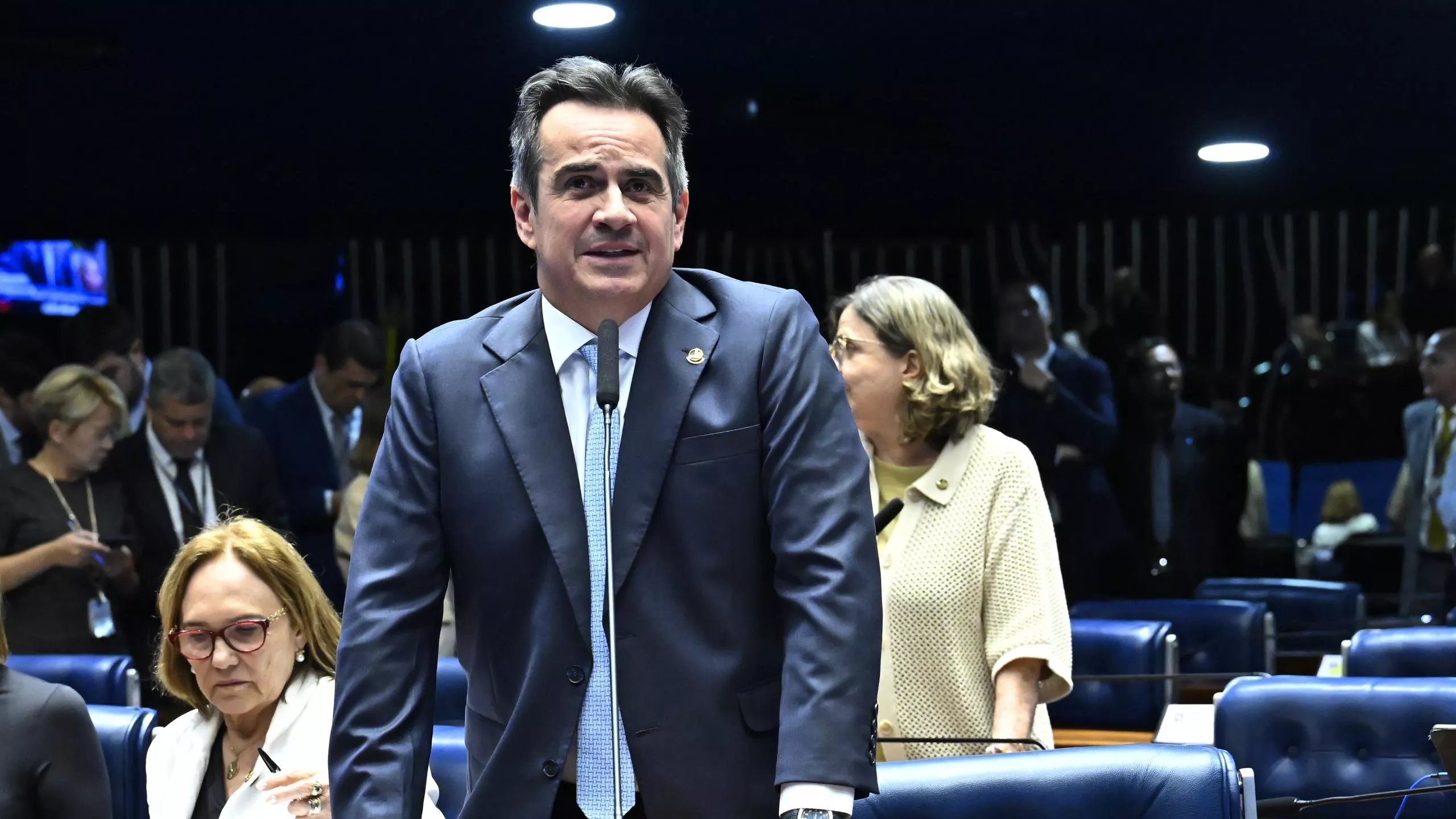 Ciro Nogueira relaxa em Ibiza após semana de revelações