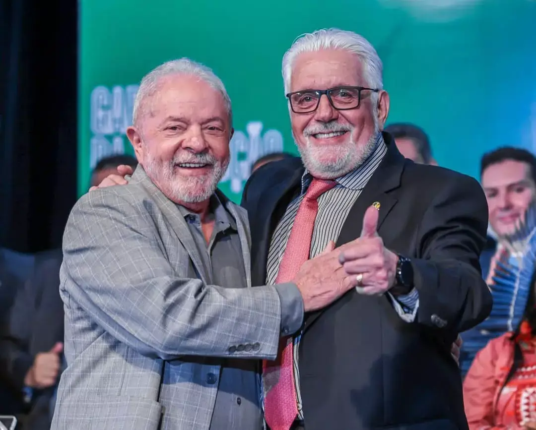 Lula pressiona Jaques Wagner a renunciar à liderança no Senado