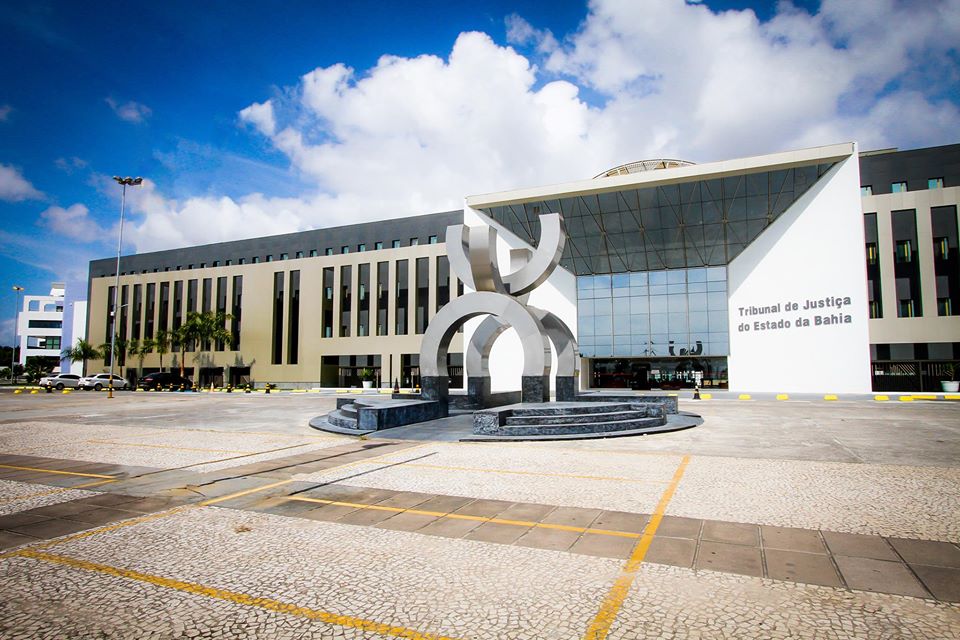 Justiça determina que governo da Bahia garanta hemodiálise a paciente com 7% dos rins funcionando