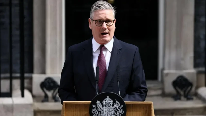 Keir Starmer renuncia ao cargo de primeiro-ministro do Reino Unido após 23 meses