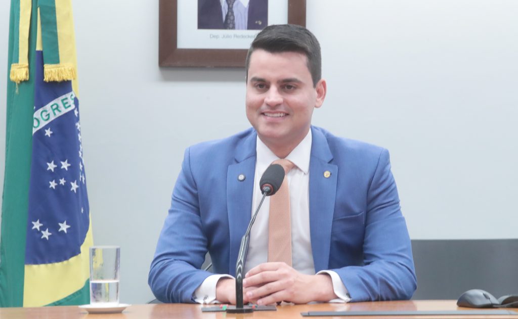 Yury do Paredão destinou R$ 1,5 milhão em emendas para shows de cantor do qual é sócio