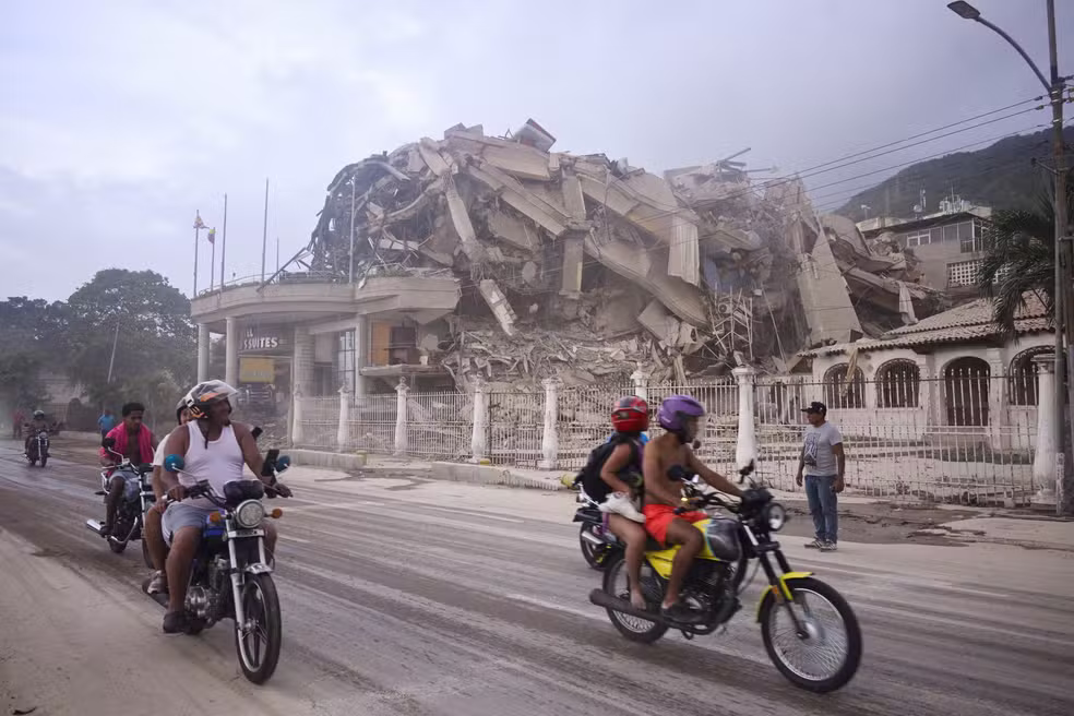 Dois fortes terremotos de magnitudes 7,2 e 7,5 atingem a Venezuela