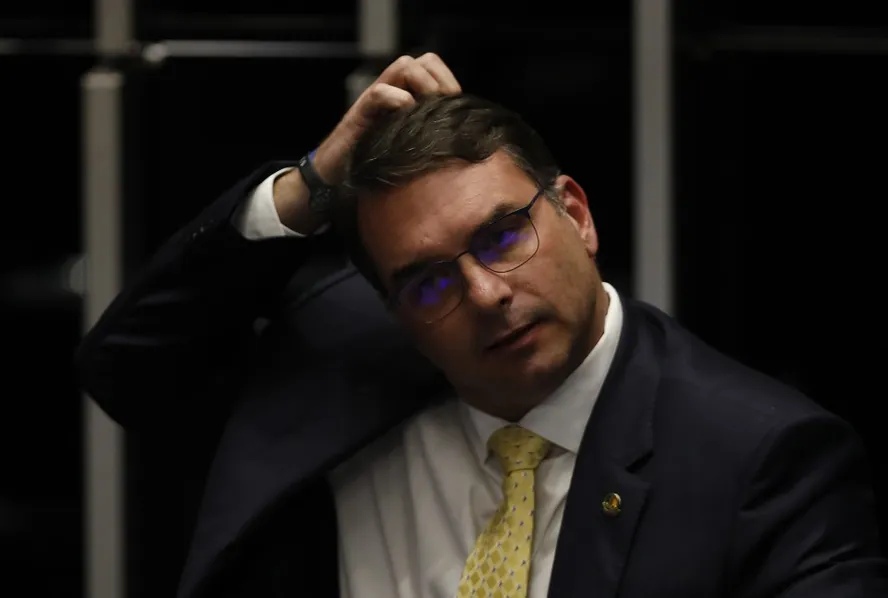 Lula lidera com 40% contra 36% de Flávio Bolsonaro após escândalos