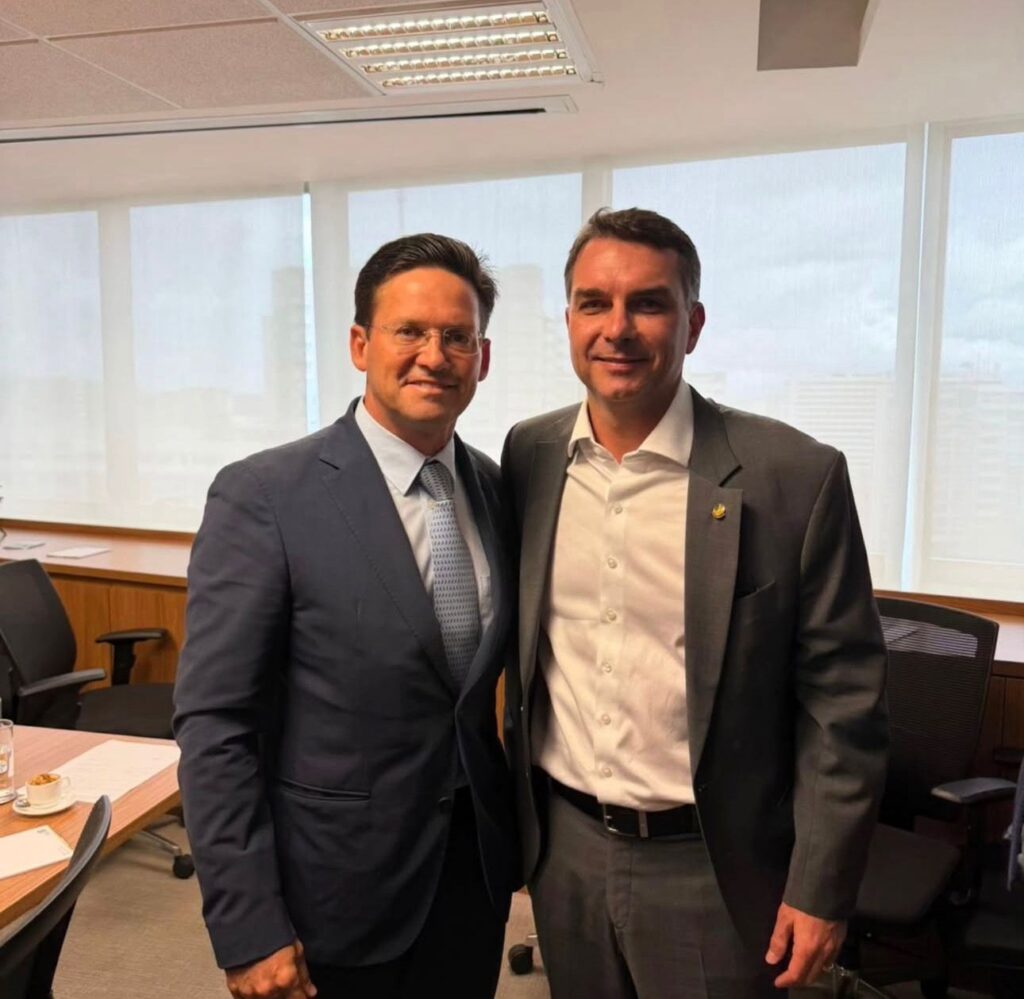 João Roma comenta ataque de Michelle Bolsonaro a Flávio e defende união da oposição