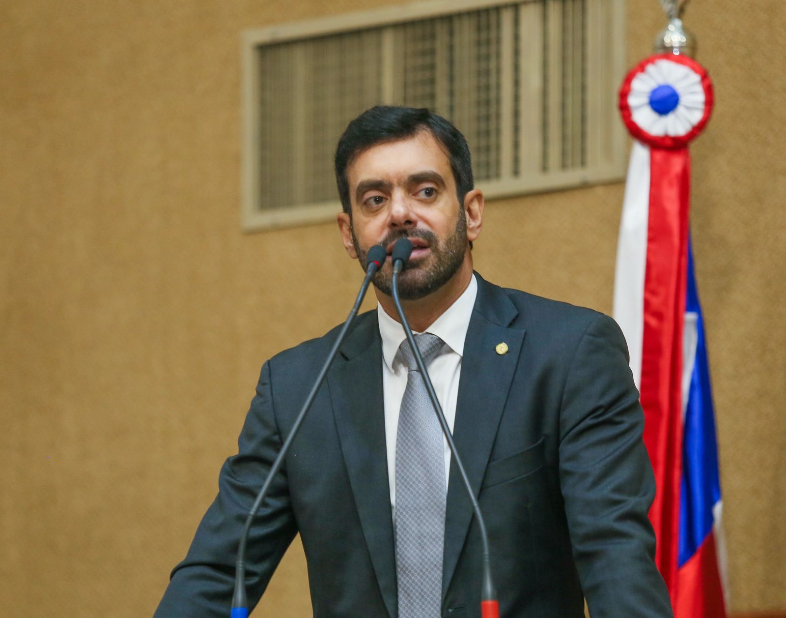 ACM Neto avança mesmo com intensificação da pré-campanha de Jerônimo, avalia Tiago Correia