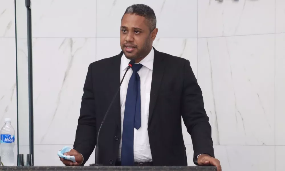  Vereador Jamesson divulga nota de repúdio a agressividade contra mulher durante desfile cívico do 2 de Julho