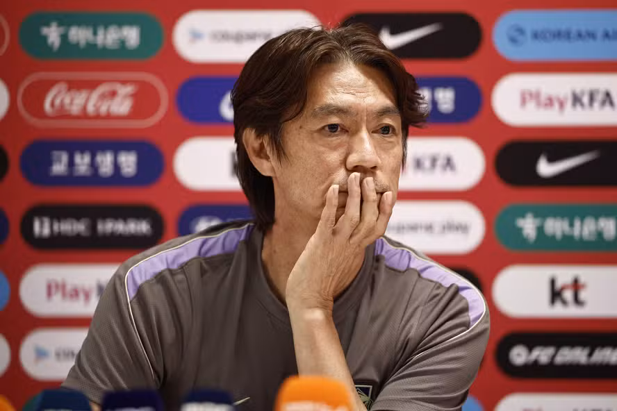 Técnico Hong Myung-bo foge para os EUA após ameaças de morte