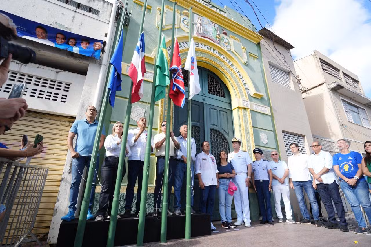 Desfile cívico do 2 de Julho em Salvador é marcado por vaias ao governador Jerônimo Rodrigues, recepção calorosa a ACM Neto e ausência de Lula